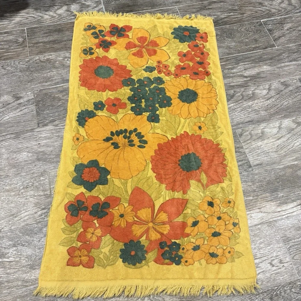 Vtg Tastemaker By Mohawk Mustard Yellow Floral Bath Towel Fringe Flower Power